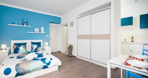 Living room, Decorative detail, Seating area, Dining area, Bedroom