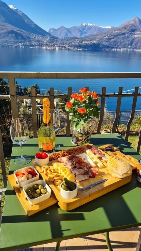 Natural landscape, Dining area, Lake view, Mountain view, Lunch, Dinner, Drinks