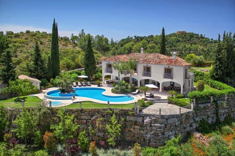 Property building, Patio, Day, Natural landscape, Garden, Garden view, Mountain view, Pool view, Swimming pool, sunbed