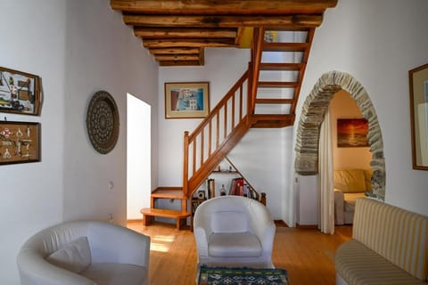 Jolandas Castle House Apartment in Naxos