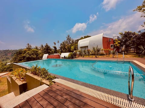 Swimming pool, Swimming pool