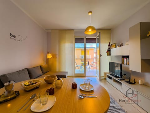 TV and multimedia, Living room, Dining area