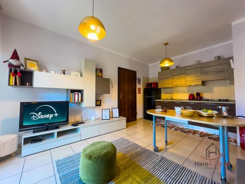 TV and multimedia, Living room, Dining area