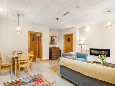 Communal lounge/ TV room, Living room