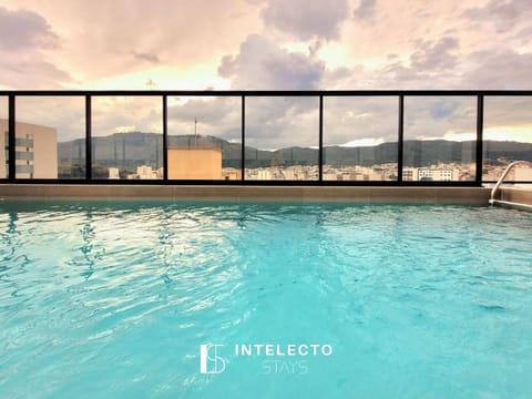 Day, Natural landscape, Mountain view, Pool view, Swimming pool, sunbed