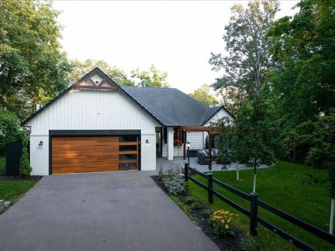 Birch Bay House in East Gull Lake