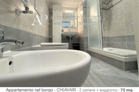 Shower, Bathroom, towels