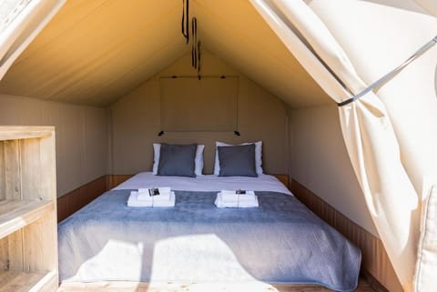 Glamping Lodge Domaine Bonneblond Luxury tent in Centre-Val de Loire