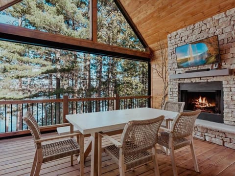 Manhattan Point House in Crosslake