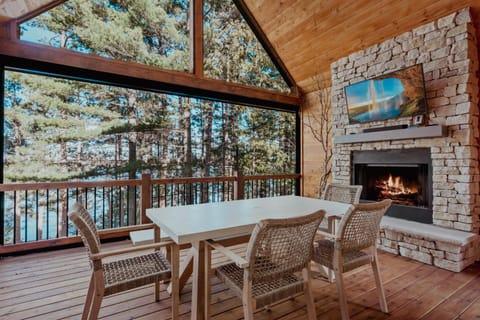 Manhattan Point House in Crosslake