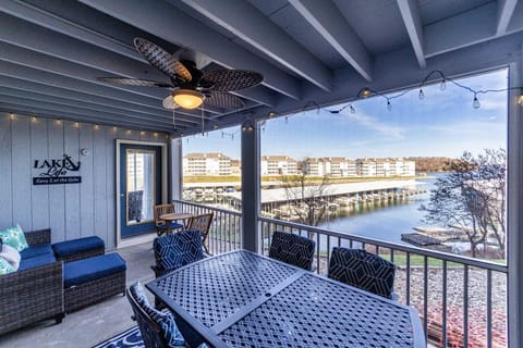 Lazy L at the Lake - Chic 3 BDR Condo with Boat Slip House in Village Four Seasons