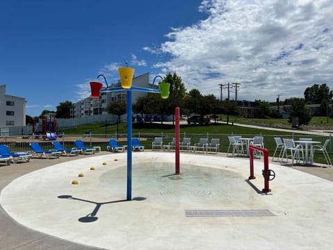 Panoramic Sunset Escape - Waterfront Condo for 7 House in Osage Beach