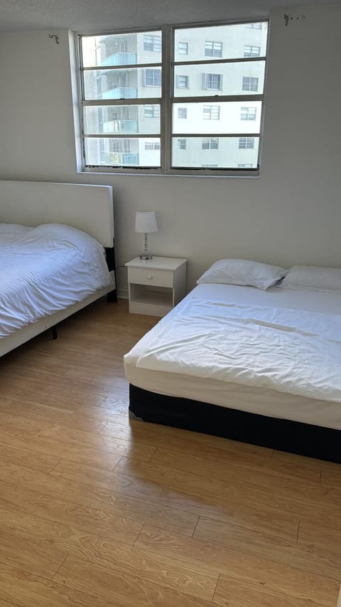 Ocean Apartment in Hollywood Beach