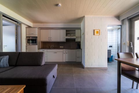 Kitchen or kitchenette, Living room, Dining area, oven