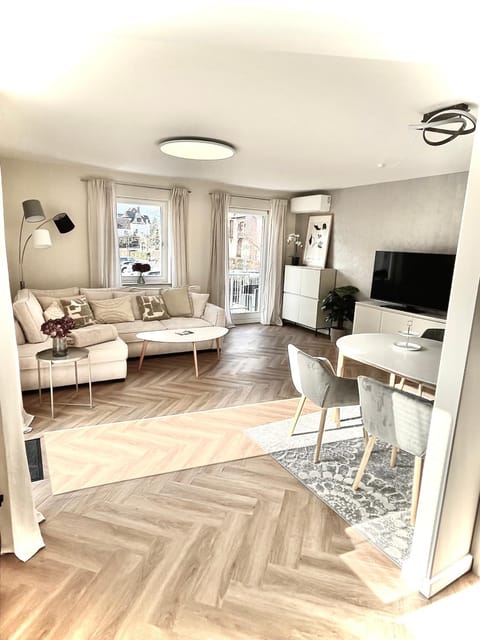 Living room, Seating area, Dining area