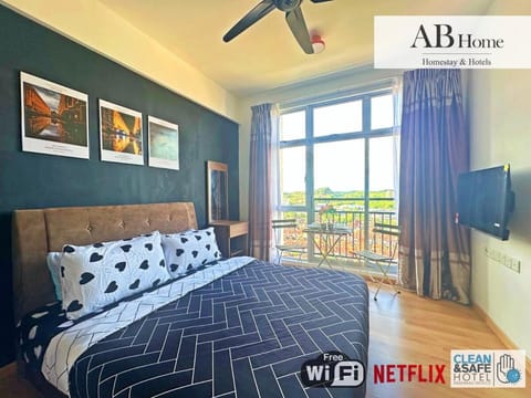 TV and multimedia, Photo of the whole room, Bedroom