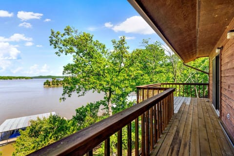Sunset Escape - Fit For 8 House in Lake of the Ozarks