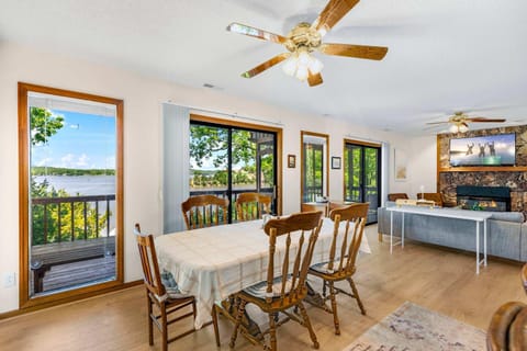 Sunset Escape - Fit For 8 House in Lake of the Ozarks