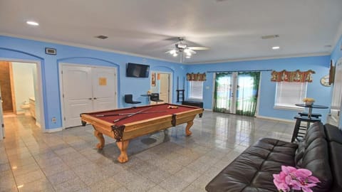 FamReunion,EVcharger,3LotsToBeach,HeatedPool,Jacuzzi House in South Padre Island