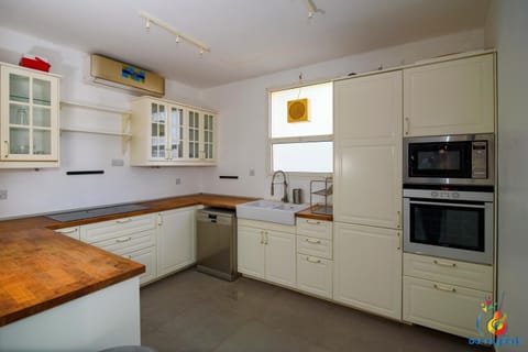 Cozy Studio Chalets Apartment in Abu Dhabi