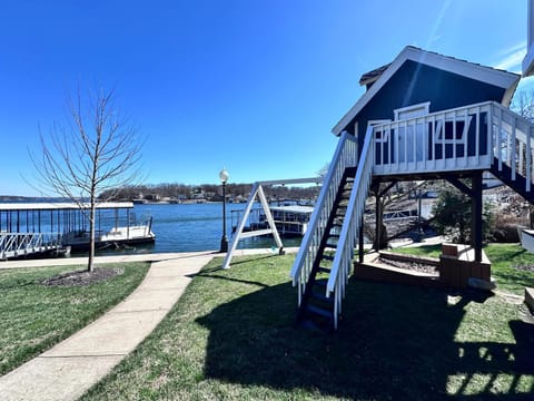 The Tiki House - Stay for 28 House in Lake of the Ozarks