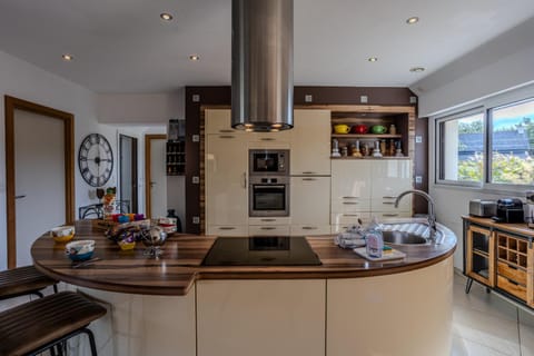 la villa des temps modernes House in Trégastel