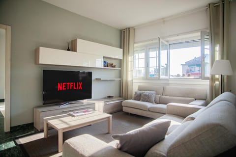 Communal lounge/ TV room, Seating area, Evening entertainment