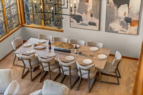 Seating area, Dining area