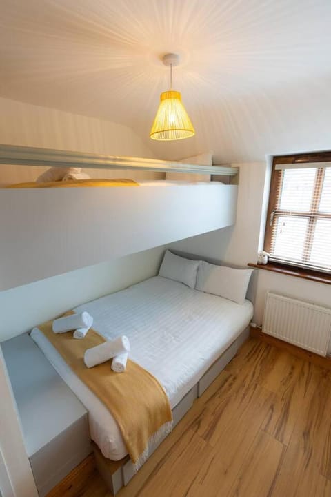 Townside Stay - New Town Dingle House in Dingle