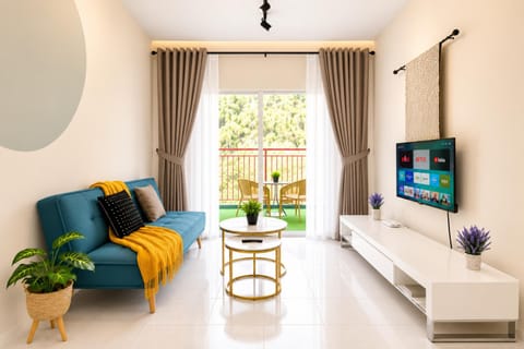 Communal lounge/ TV room, TV and multimedia, Living room