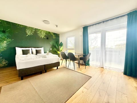 Bed, Photo of the whole room, Seating area, Bedroom