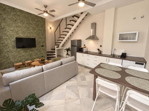 Communal lounge/ TV room, Kitchen or kitchenette, Living room