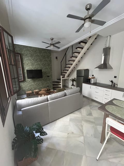 Kitchen or kitchenette, Living room, Dining area