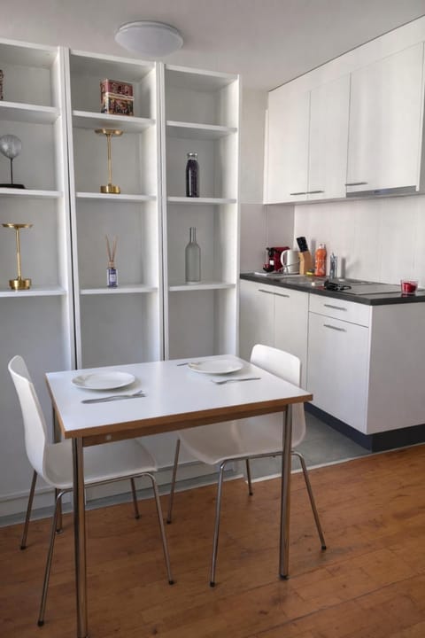 Central & Tranquil by Cathedral Apartment in Fribourg