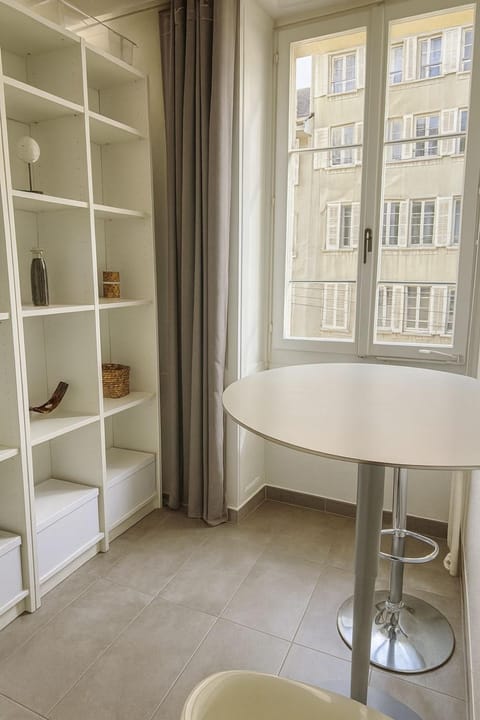 Central & Tranquil by Cathedral Apartment in Fribourg