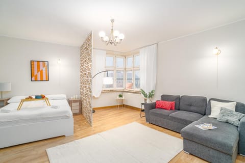Bed, Living room, Photo of the whole room, Seating area, Bedroom