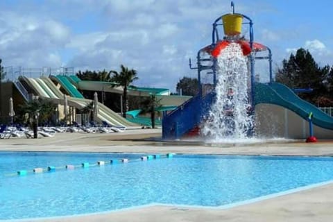 Aqua park, Swimming pool