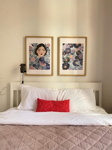 Bed, Decorative detail, Bedroom