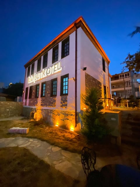 Property building, Night