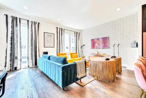 Taylor Swift Inspired Hot Tub Rooftop Deck Views House in East Nashville