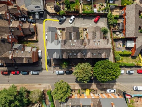 City Centre Sanctuary with parking space Apartment in Worcester