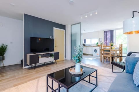 TV and multimedia, Living room, Seating area, heating, heating, internet