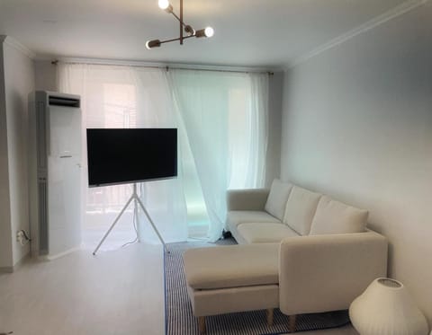 Communal lounge/ TV room, TV and multimedia, Living room, Seating area