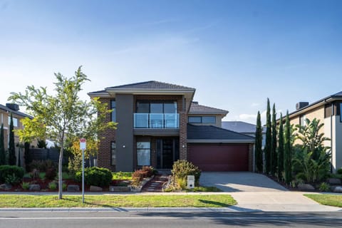 Property building, Day