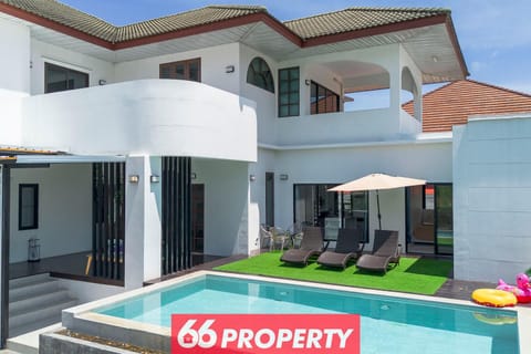 Property building, Pool view, Swimming pool