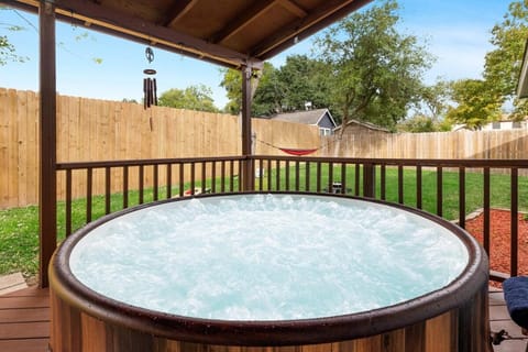 Hot Tub, Hot Tub, Balcony/Terrace