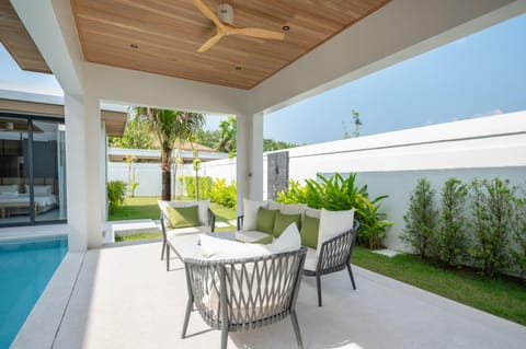 Day, Garden, Balcony/Terrace, Garden view, Pool view, Swimming pool