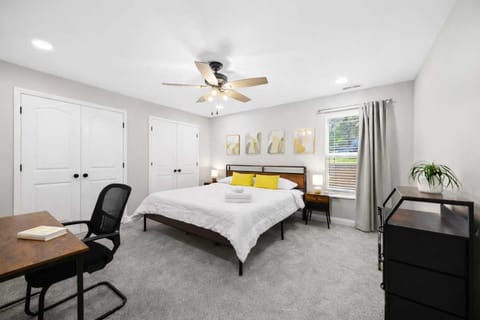 Charming 4-BR Retreat in the Heart of Clarksville House in Clarksville