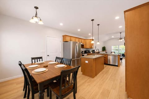 Charming 4-BR Retreat in the Heart of Clarksville House in Clarksville