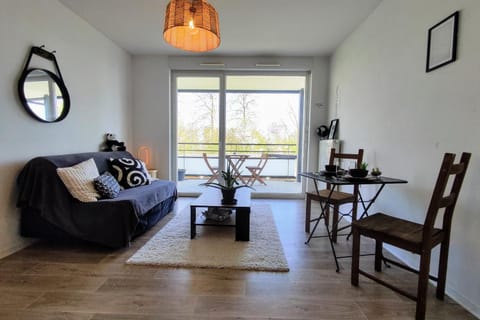 Le Salluste cosy T2 with balcony in Strasbourg Apartment in Eckbolsheim